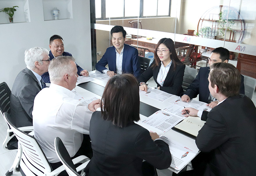 與國外客戶會議洽談 與國外客戶會議洽談